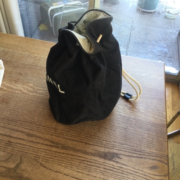 Vintage Chanel Beach Bag - Picture 8 of 9